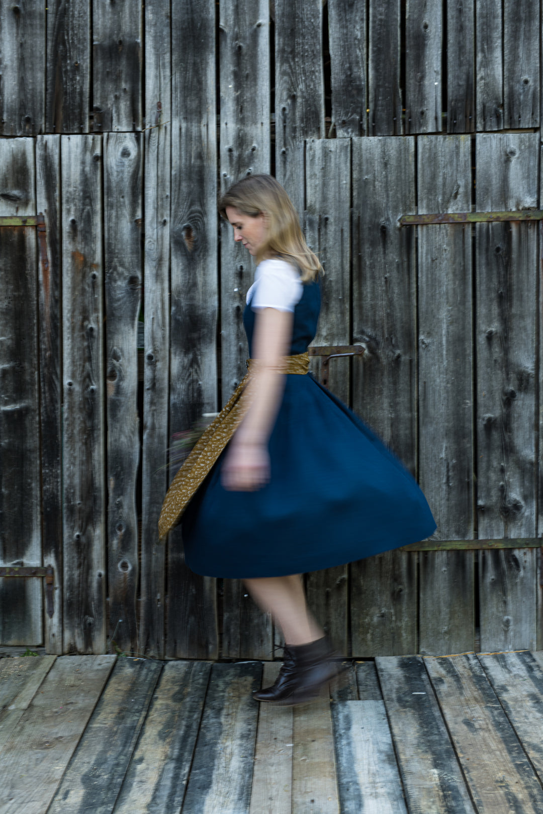 Leinendirndl AVA navy